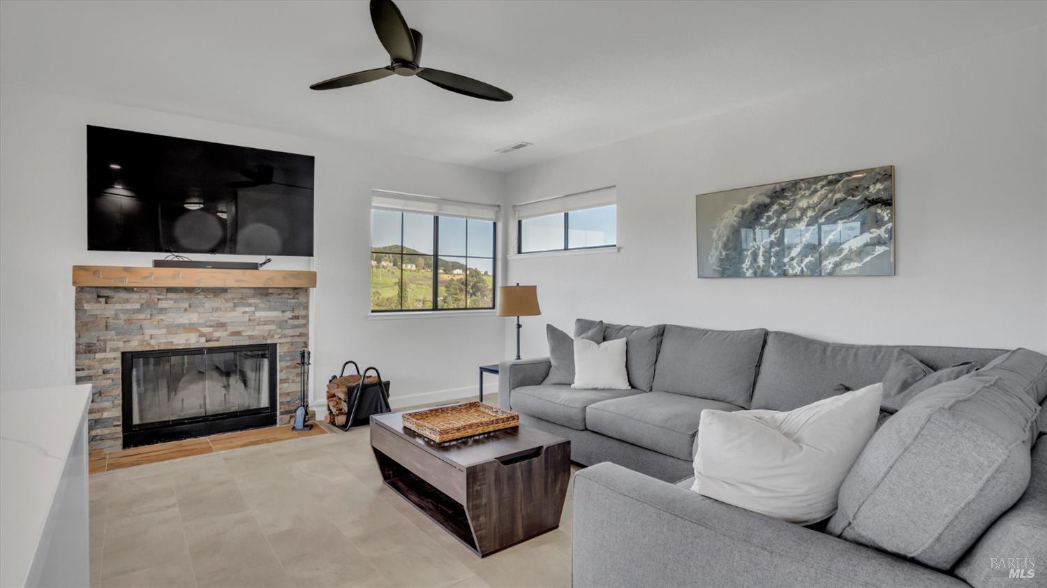 Detail Gallery Image 30 of 57 For 641 Lois Ln, El Sobrante,  CA 94803 - 4 Beds | 2/1 Baths