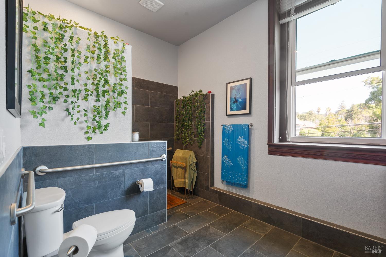 Detail Gallery Image 18 of 73 For 106 W J St, Benicia,  CA 94510 - – Beds | – Baths