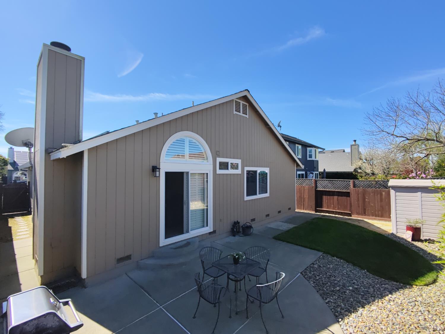 Detail Gallery Image 22 of 28 For 1388 Miramonte Pl, Rohnert Park,  CA 94928 - 3 Beds | 2 Baths