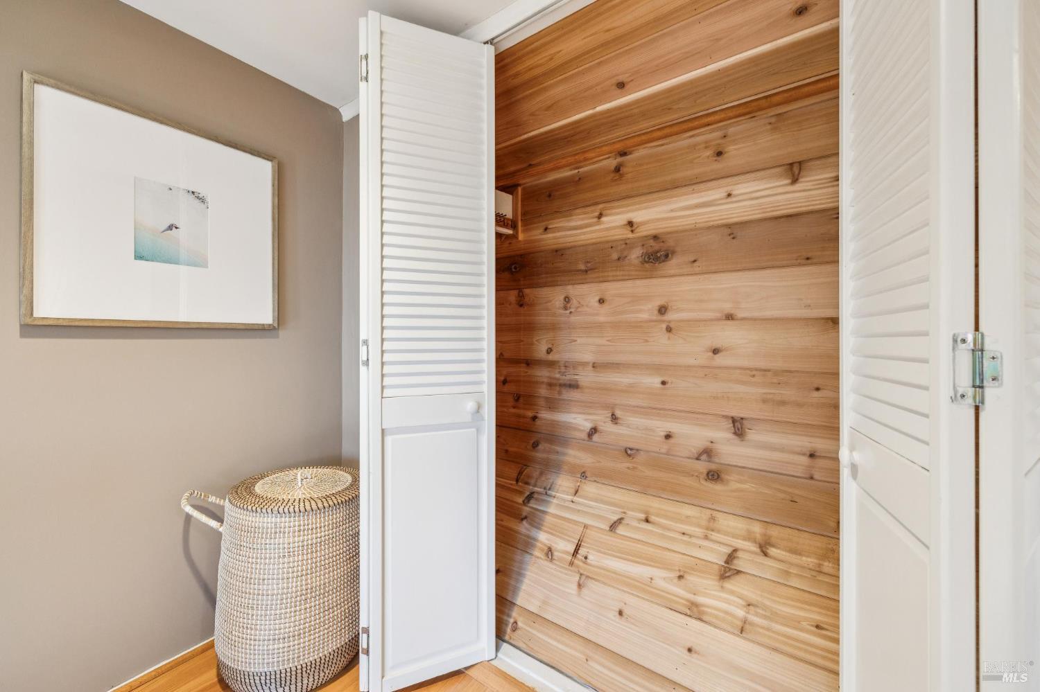 Detail Gallery Image 24 of 41 For 40 Mountain Ln, Mill Valley,  CA 94941 - 3 Beds | 2/1 Baths