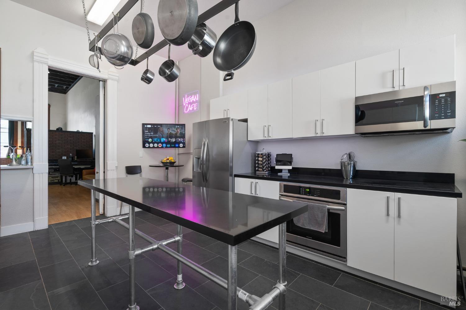 Detail Gallery Image 24 of 73 For 106 W J St, Benicia,  CA 94510 - – Beds | – Baths