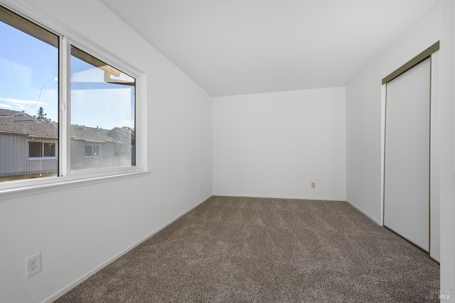 Detail Gallery Image 17 of 23 For 31 Front St #E,  Healdsburg,  CA 95448 - 3 Beds | 1/1 Baths