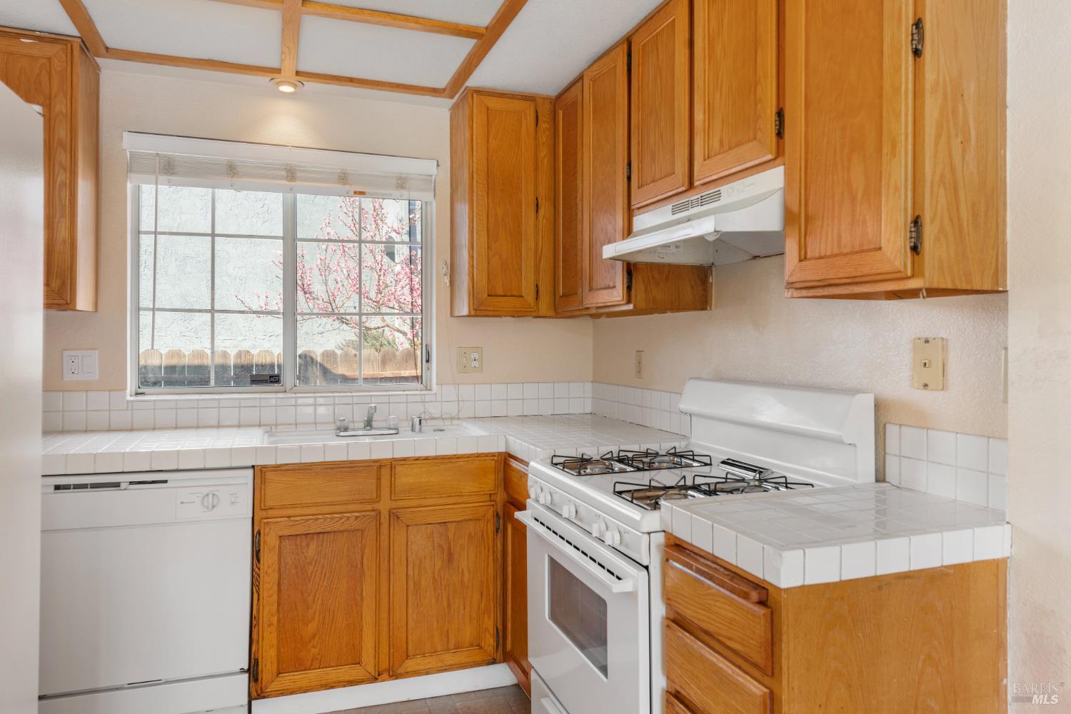 Detail Gallery Image 16 of 32 For 944 Bauman Ct, Suisun City,  CA 94585 - 3 Beds | 2 Baths