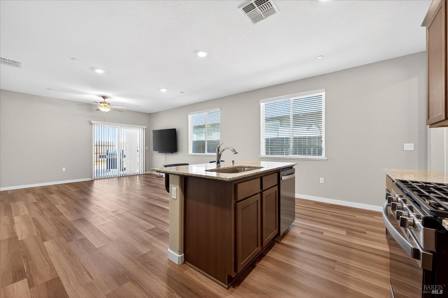 Detail Gallery Image 10 of 27 For 2283 Revival Ln, Rio Vista,  CA 94571 - 2 Beds | 2/1 Baths