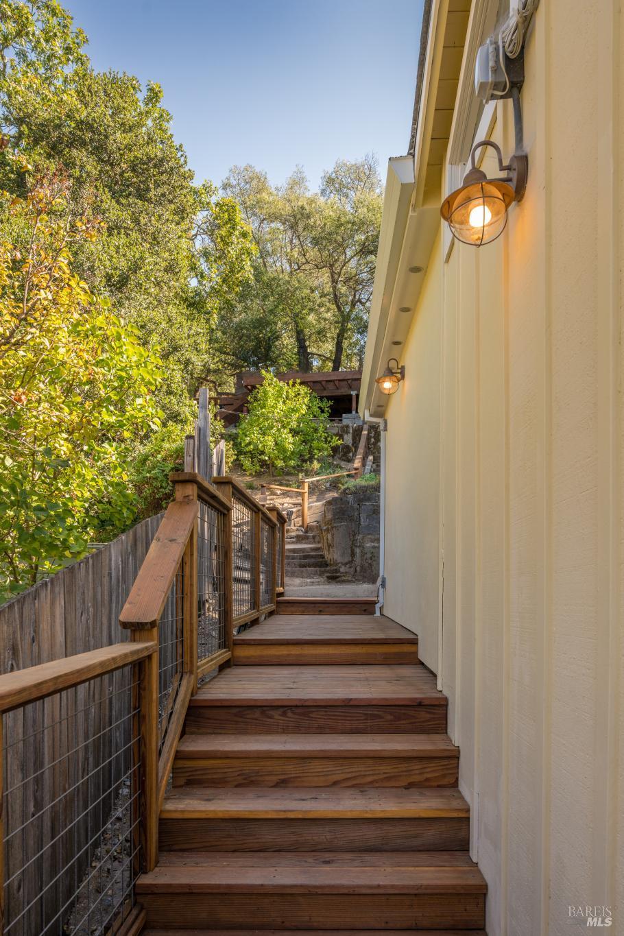 Detail Gallery Image 34 of 44 For 232 Sunnyside Ave, Sonoma,  CA 95476 - 4 Beds | 4 Baths