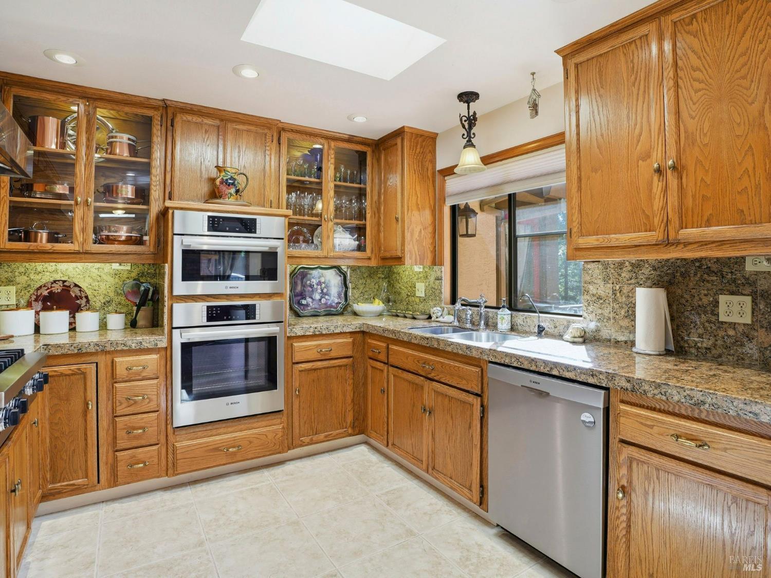 Detail Gallery Image 8 of 48 For 3460 Happy Valley Ave, Santa Rosa,  CA 95404 - 4 Beds | 3 Baths