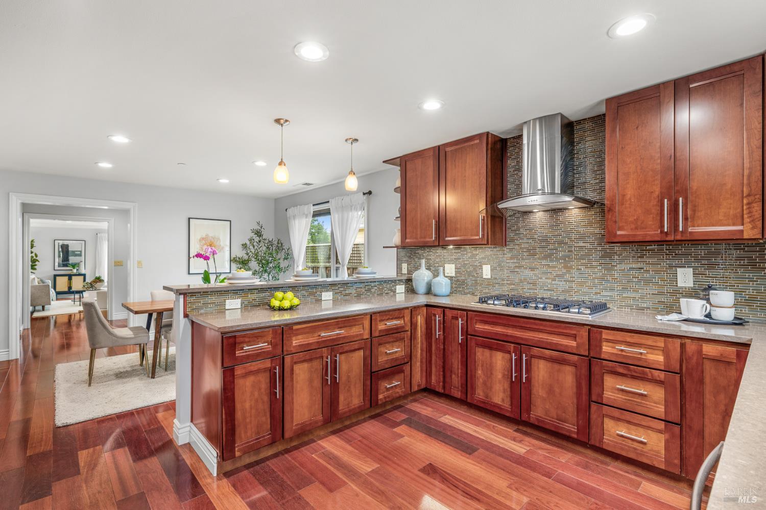 Detail Gallery Image 14 of 37 For 16 Washington Ave, San Rafael,  CA 94903 - 4 Beds | 2 Baths