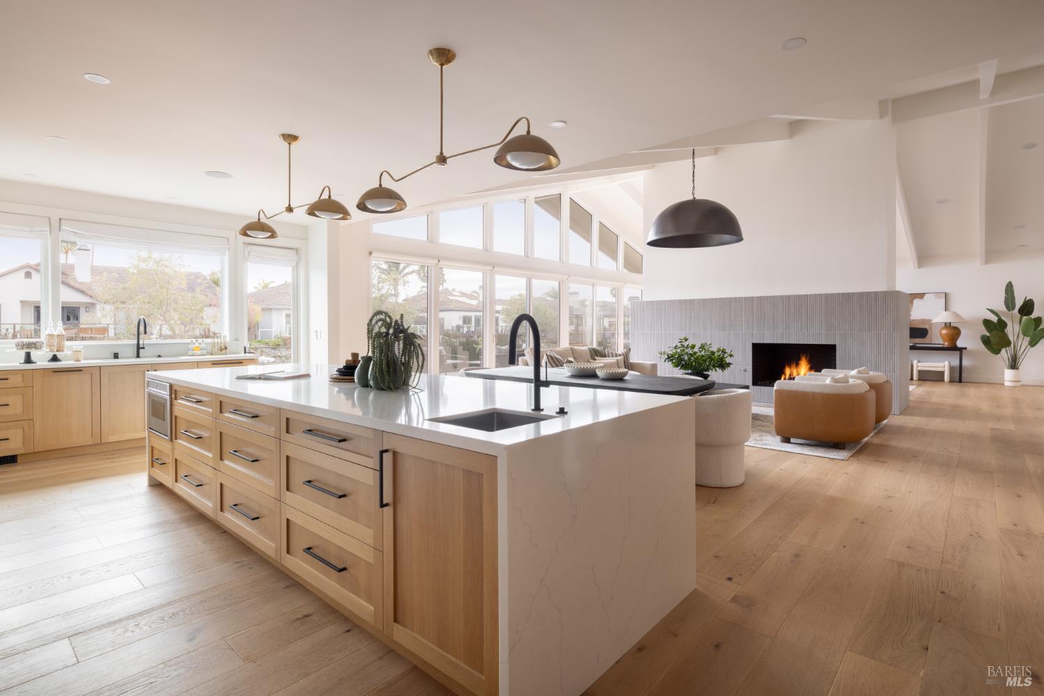 Detail Gallery Image 18 of 53 For 114 Jamaica St, Tiburon,  CA 94920 - 4 Beds | 4/1 Baths