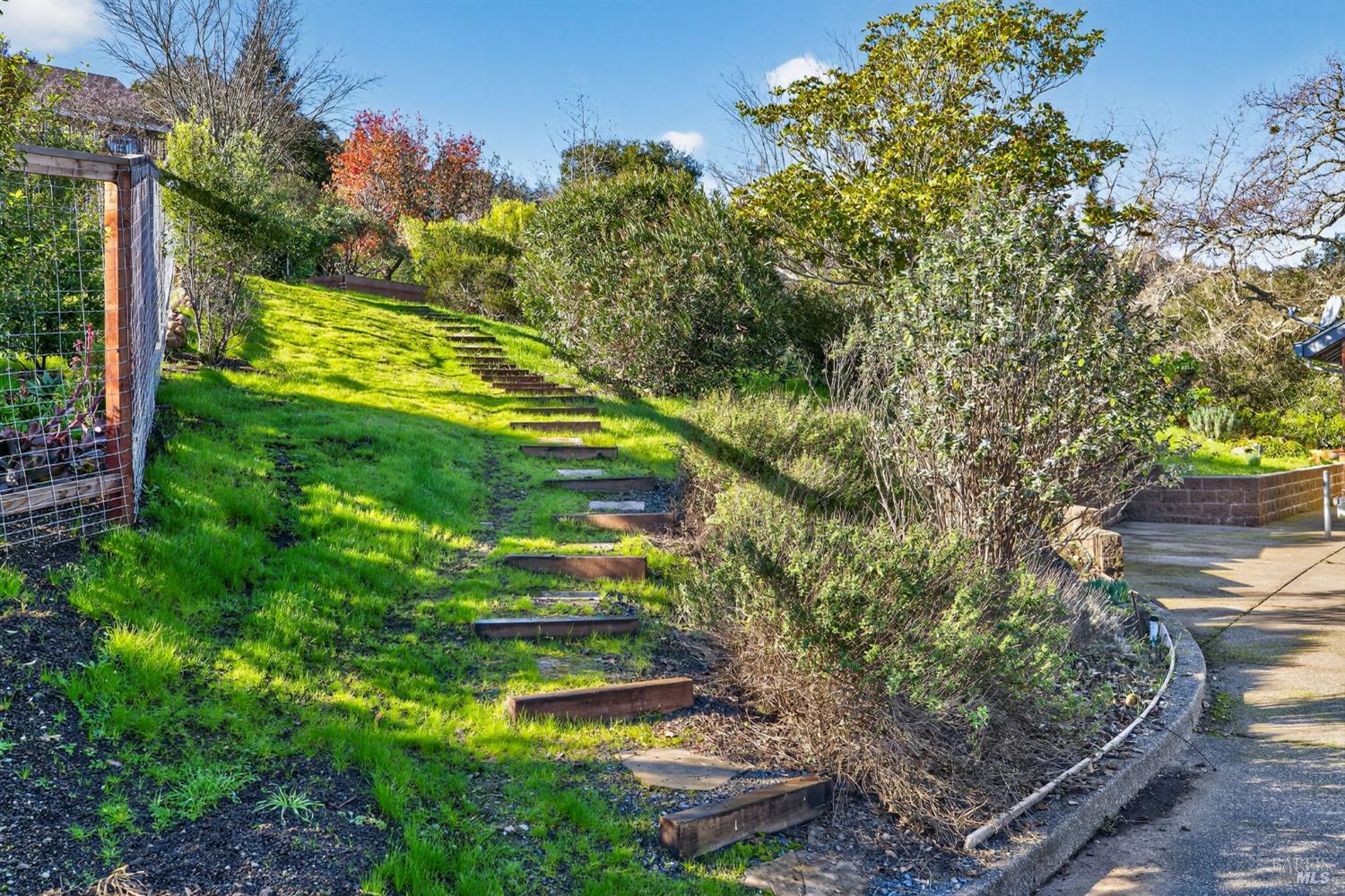 Detail Gallery Image 52 of 61 For 405 Crestridge Pl, Santa Rosa,  CA 95409 - 3 Beds | 2/1 Baths