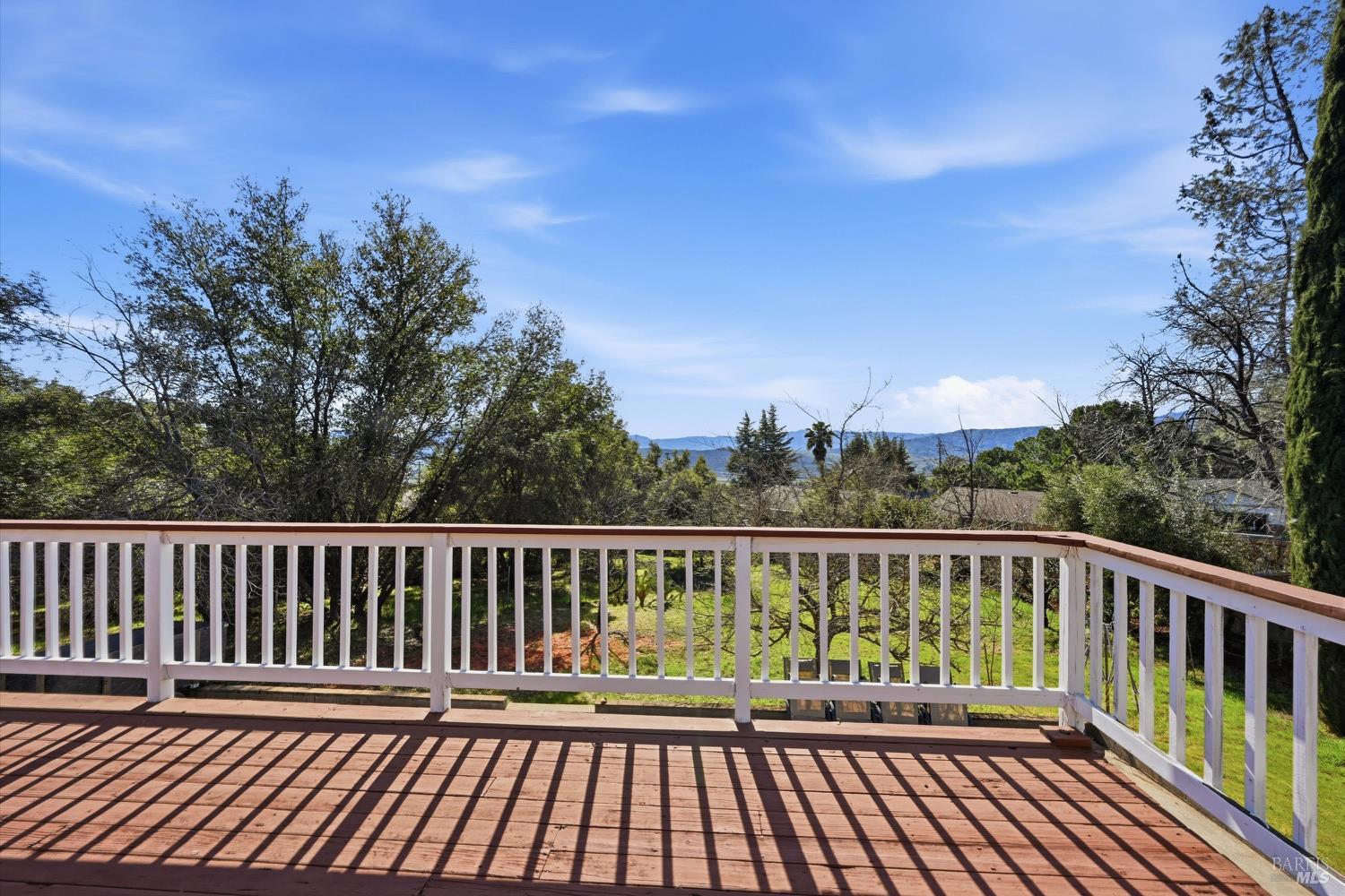 Detail Gallery Image 3 of 35 For 16625 Pinecrest Ct, Hidden Valley Lake,  CA 95467 - 2 Beds | 3 Baths