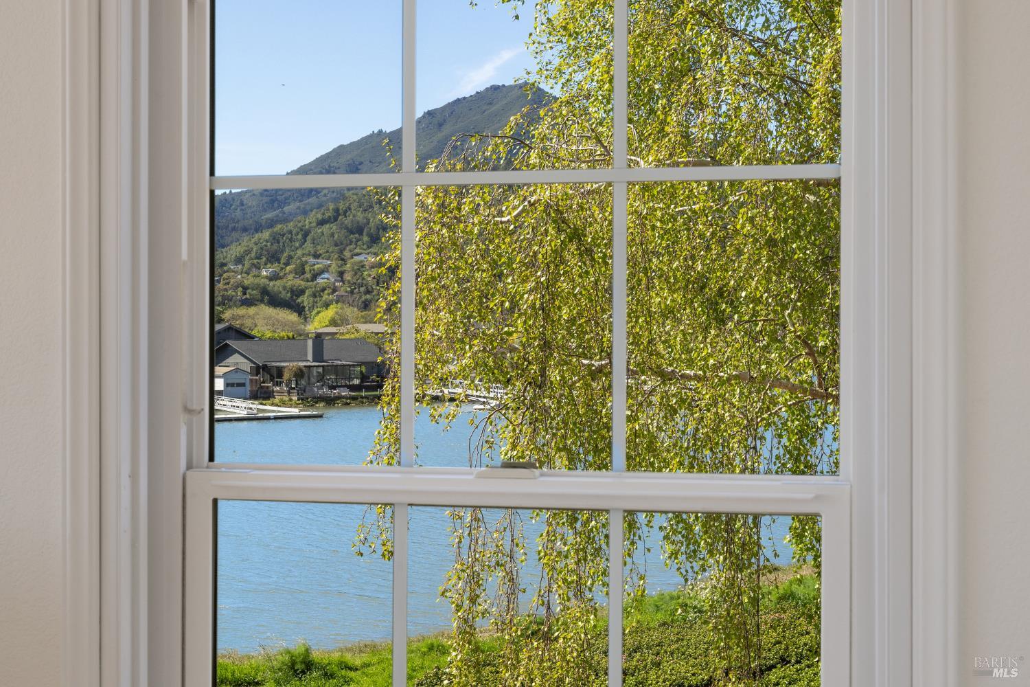 Detail Gallery Image 28 of 47 For 11 Gretchen Pl, Greenbrae,  CA 94904 - 4 Beds | 2/1 Baths