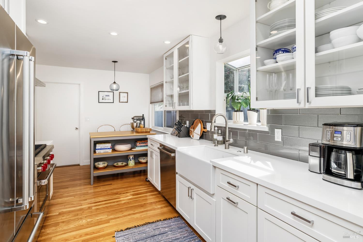 Detail Gallery Image 6 of 20 For 281 San Carlos Way, Novato,  CA 94945 - 3 Beds | 2 Baths