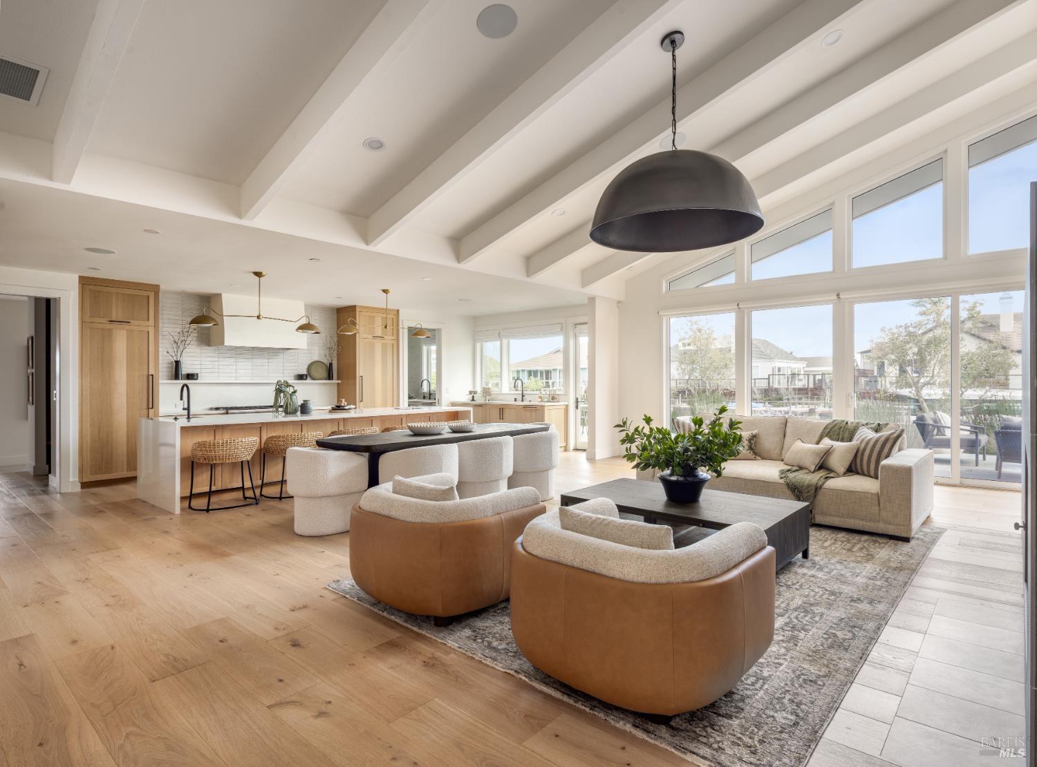 Detail Gallery Image 8 of 53 For 114 Jamaica St, Tiburon,  CA 94920 - 4 Beds | 4/1 Baths