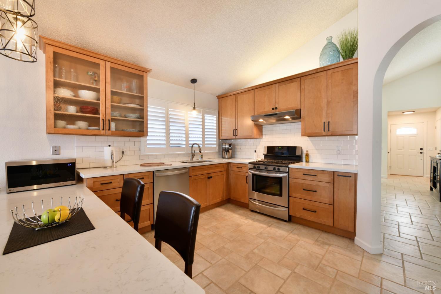 Detail Gallery Image 8 of 28 For 1388 Miramonte Pl, Rohnert Park,  CA 94928 - 3 Beds | 2 Baths