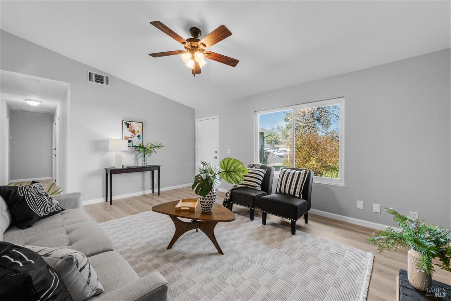 Detail Gallery Image 10 of 59 For 154 Brockton Ct, Vacaville,  CA 95687 - 3 Beds | 1 Baths