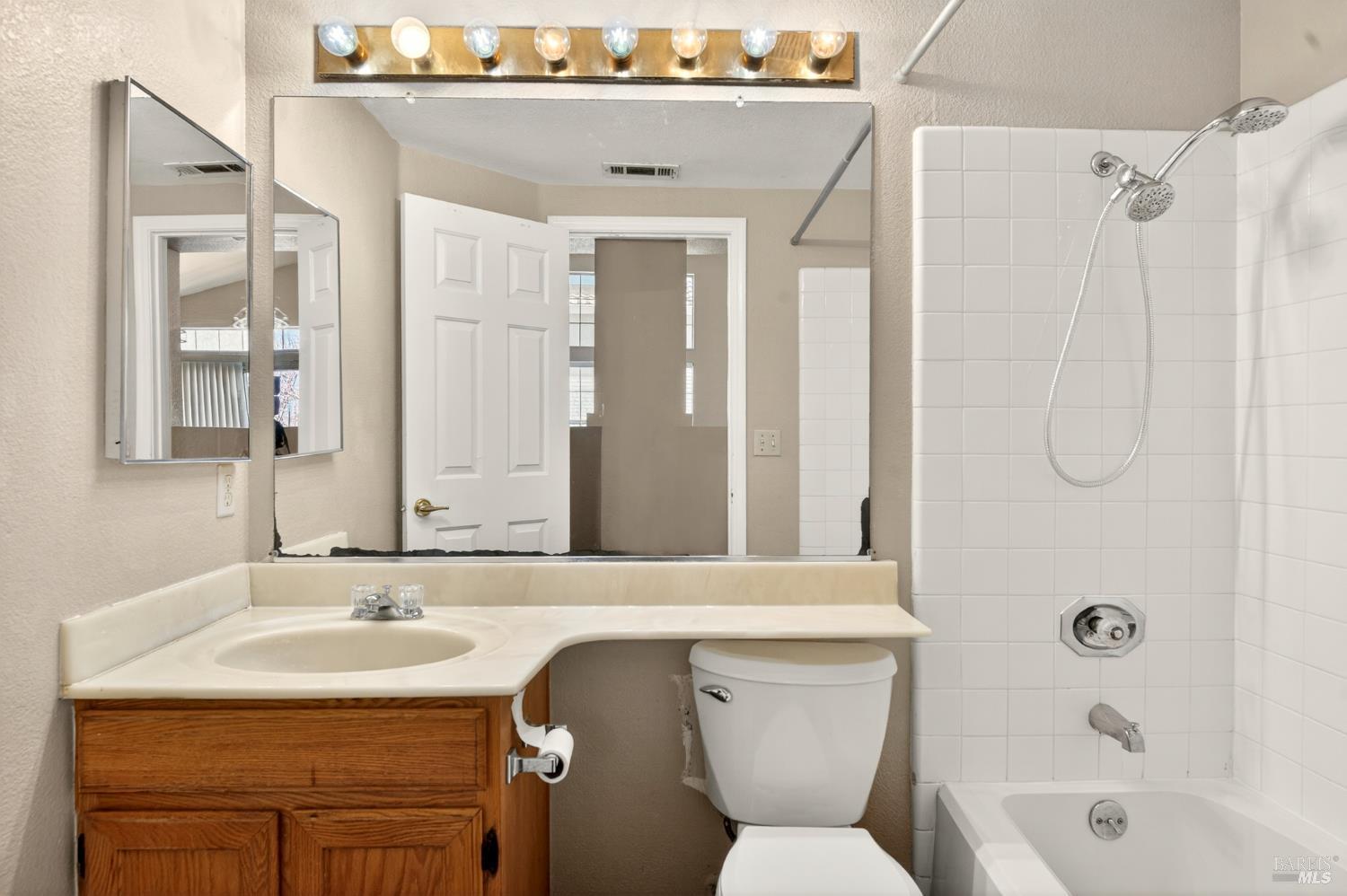 Detail Gallery Image 19 of 32 For 944 Bauman Ct, Suisun City,  CA 94585 - 3 Beds | 2 Baths