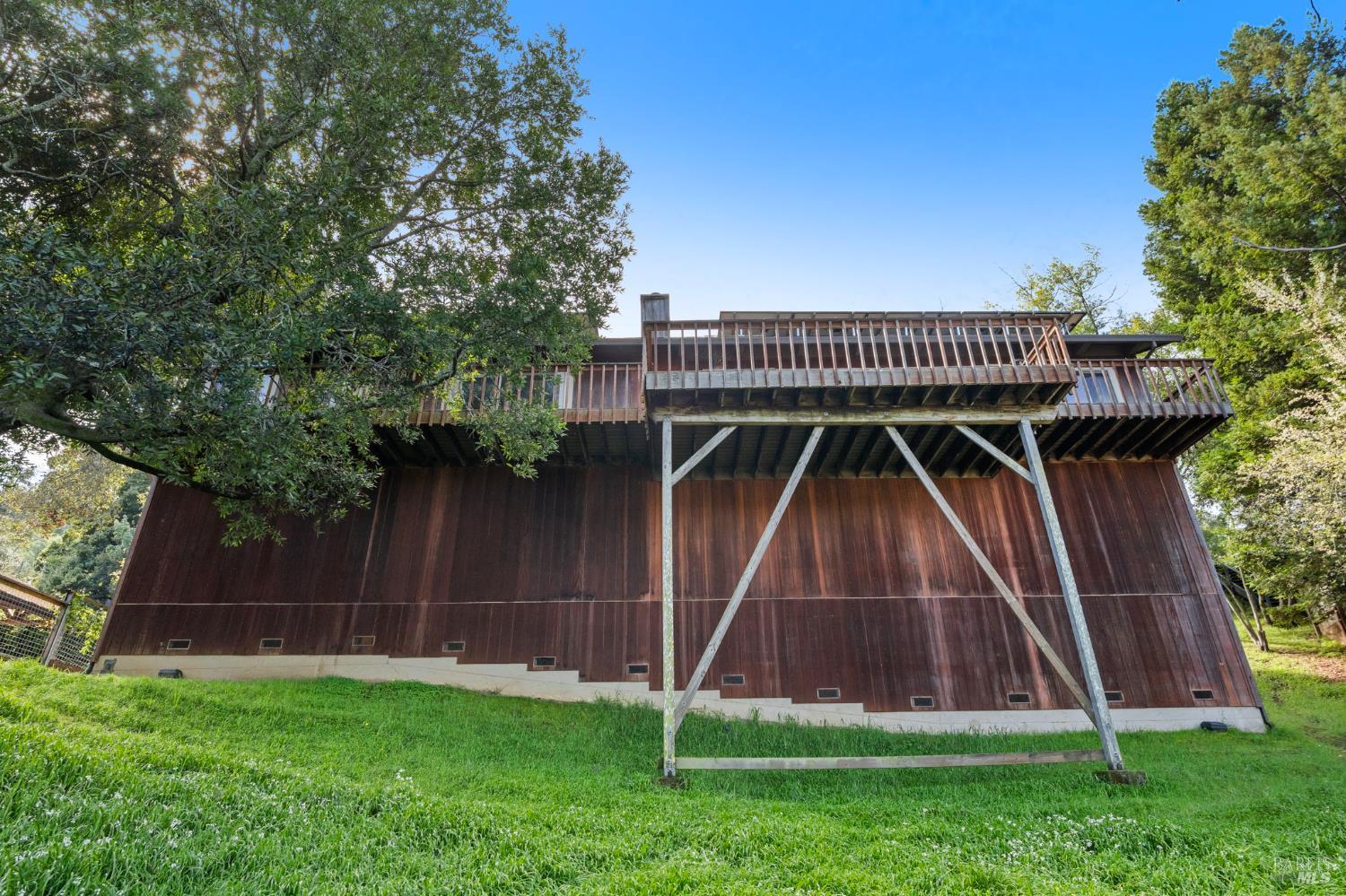 Detail Gallery Image 8 of 85 For 170 Irwin St, San Rafael,  CA 94901 - 3 Beds | 2 Baths