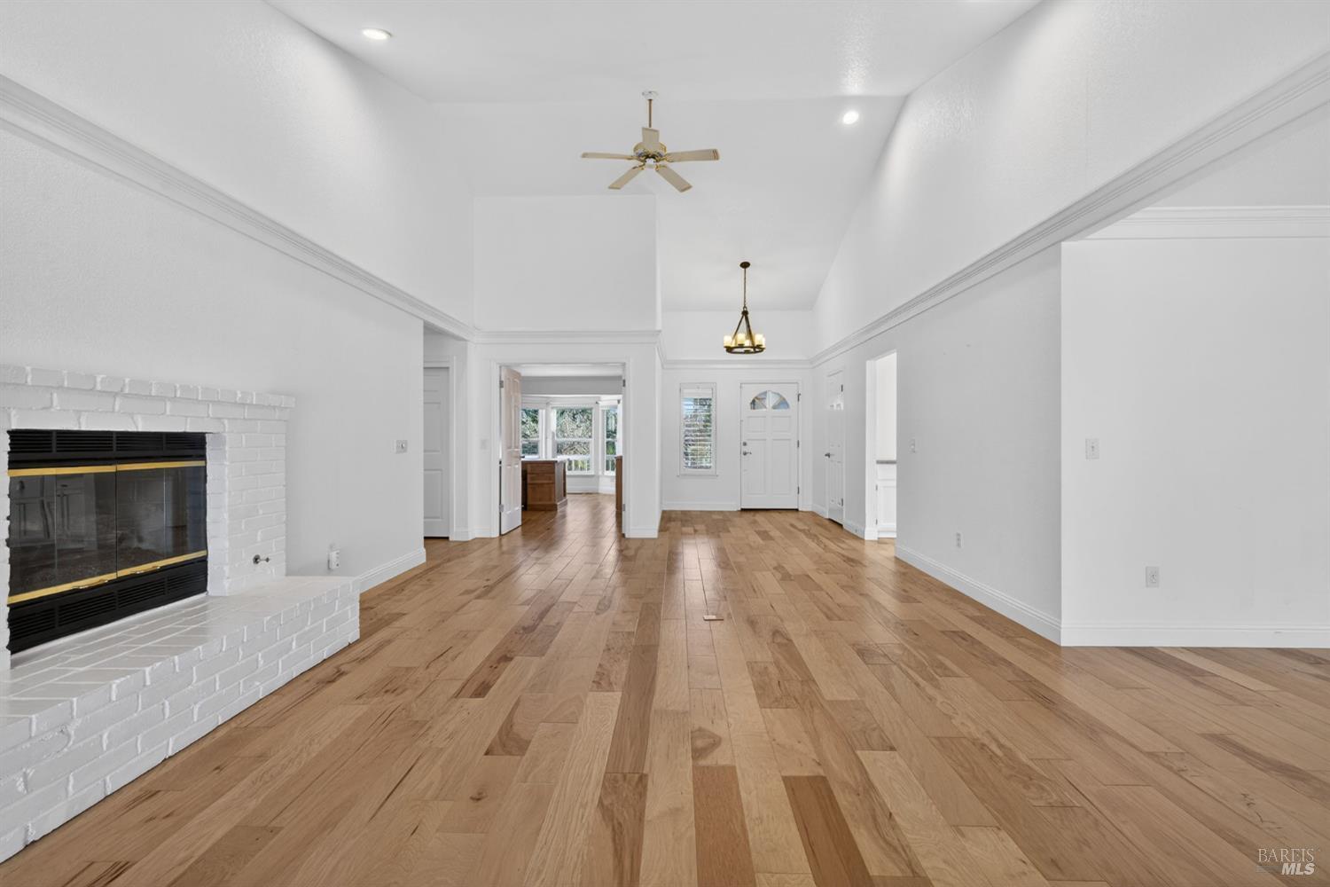 Detail Gallery Image 10 of 61 For 405 Crestridge Pl, Santa Rosa,  CA 95409 - 3 Beds | 2/1 Baths