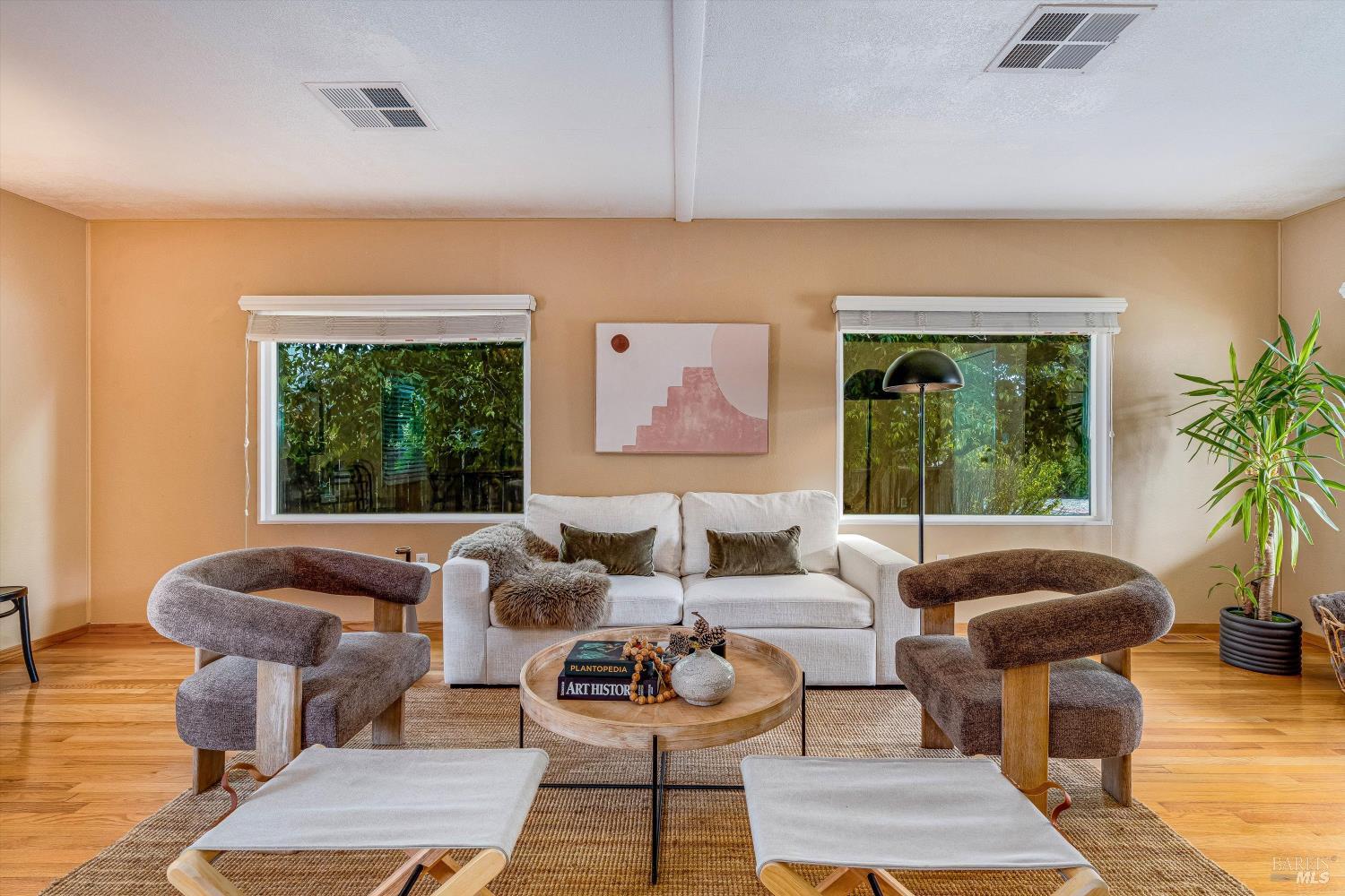 Detail Gallery Image 14 of 44 For 166 Seven Flags Cir, Sonoma,  CA 95476 - 2 Beds | 2 Baths