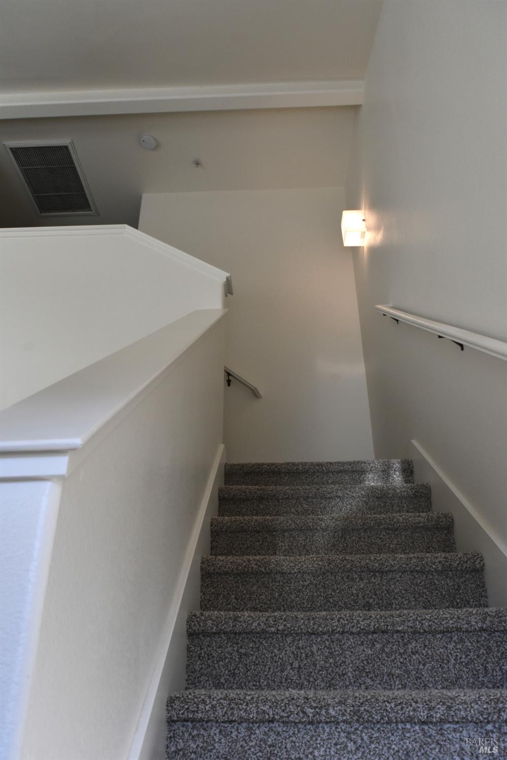 Detail Gallery Image 8 of 35 For 112 Treadway Ct, Cloverdale,  CA 95425 - 2 Beds | 2 Baths