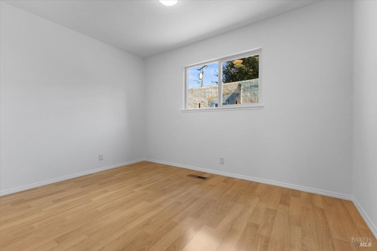 Detail Gallery Image 19 of 26 For 187 Pine Ave, Sonoma,  CA 95476 - 3 Beds | 1 Baths