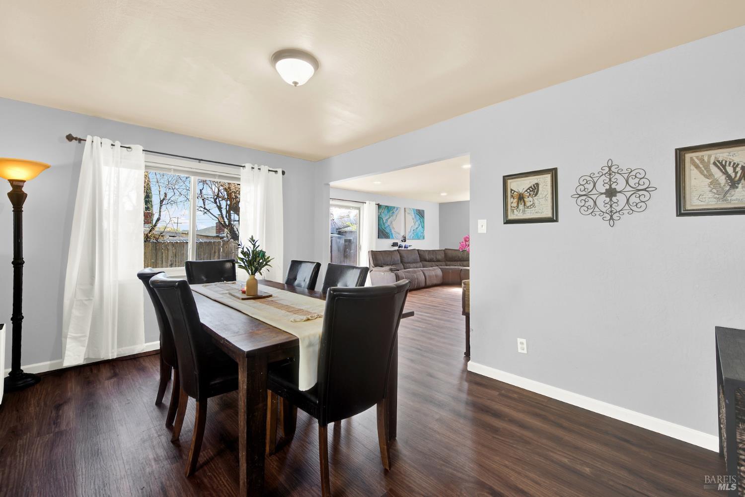 Detail Gallery Image 8 of 54 For 1424 Mckinley St, Fairfield,  CA 94533 - 4 Beds | 2/1 Baths