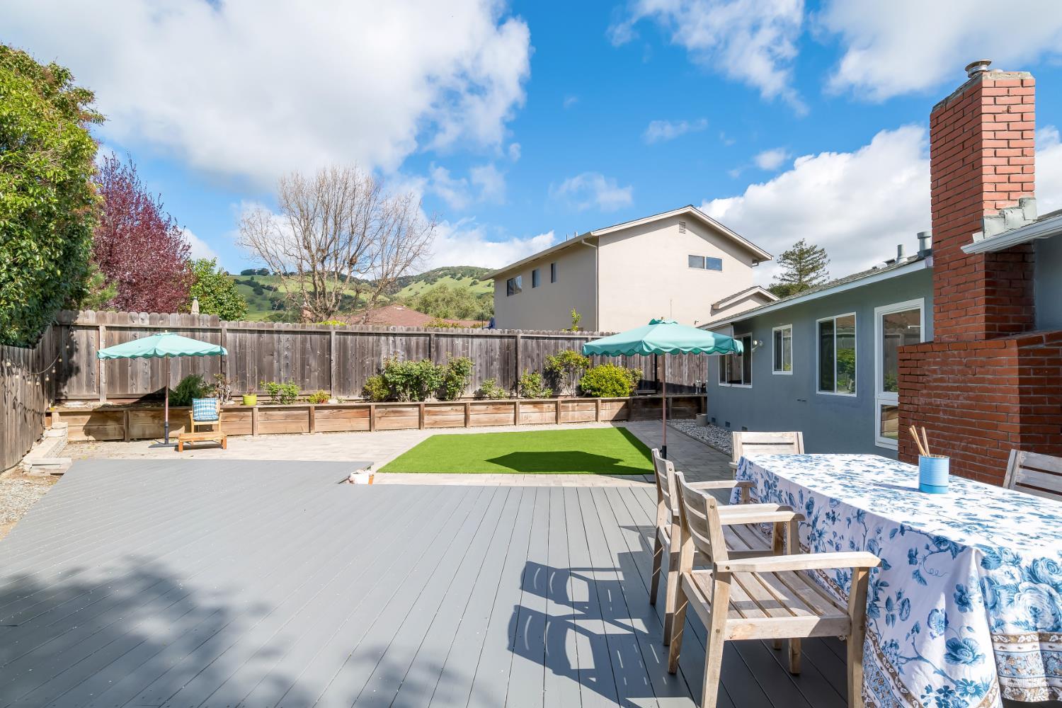 Detail Gallery Image 19 of 20 For 281 San Carlos Way, Novato,  CA 94945 - 3 Beds | 2 Baths