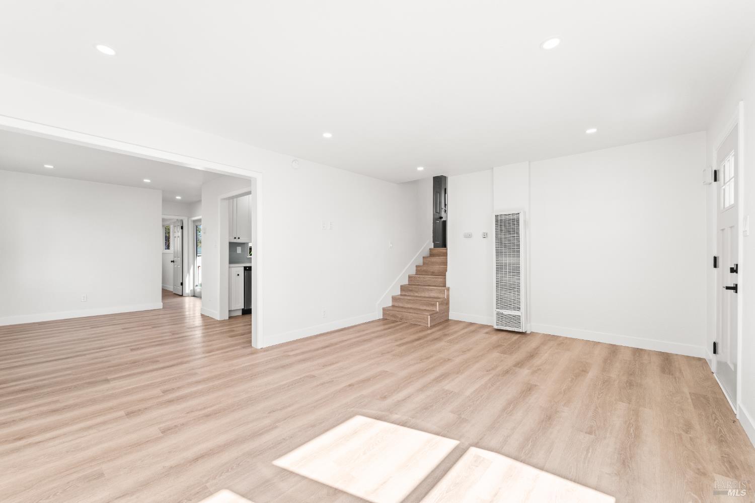 Detail Gallery Image 6 of 42 For 208 Del Mar Ave, Vallejo,  CA 94589 - 3 Beds | 2 Baths