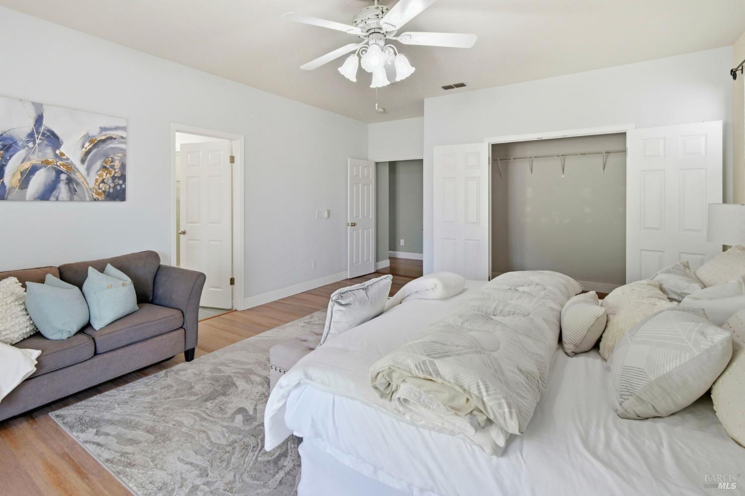 Detail Gallery Image 25 of 51 For 2707 Tuckaway Ct, Fairfield,  CA 94534 - 5 Beds | 3 Baths