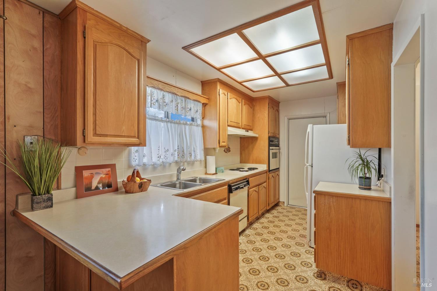 Detail Gallery Image 14 of 47 For 724 E Atlantic Ave, Fairfield,  CA 94533 - 4 Beds | 2 Baths