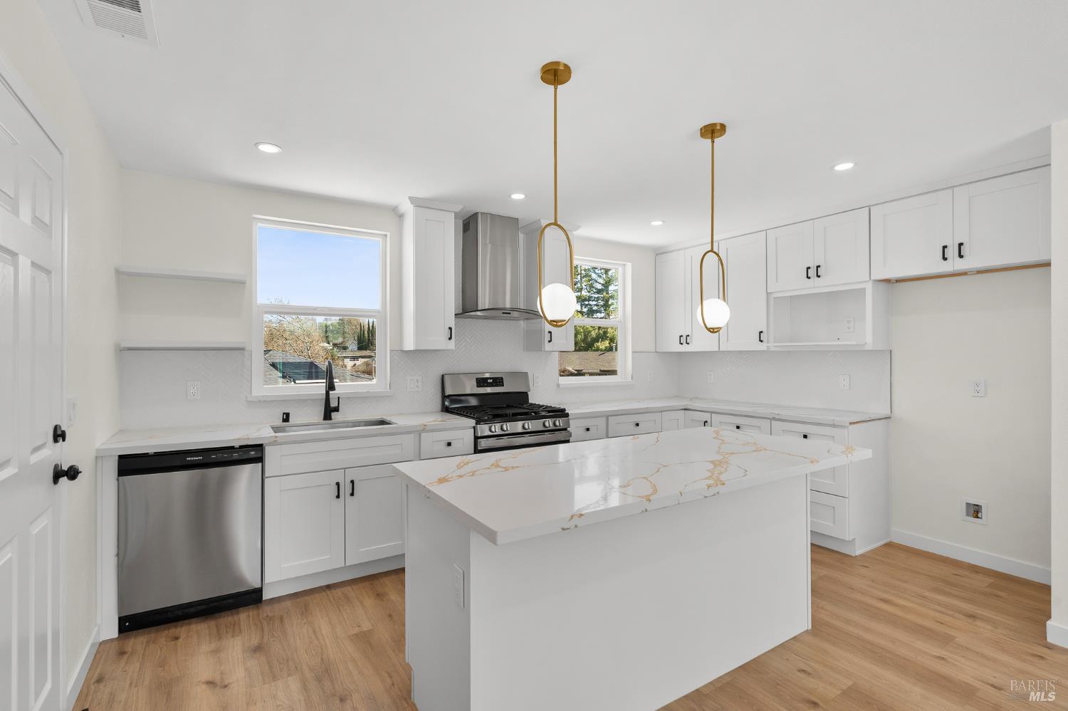 Detail Gallery Image 9 of 36 For 8 Corte Dorado Ct, Benicia,  CA 94510 - 2 Beds | 1 Baths