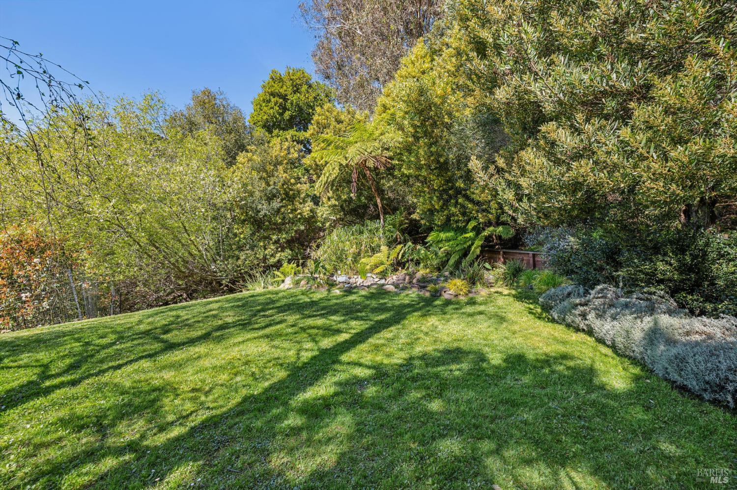 Detail Gallery Image 30 of 61 For 16 Malvino Ct, Tiburon,  CA 94920 - 4 Beds | 2/1 Baths