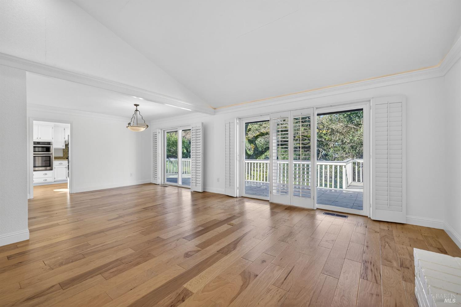 Detail Gallery Image 12 of 61 For 405 Crestridge Pl, Santa Rosa,  CA 95409 - 3 Beds | 2/1 Baths