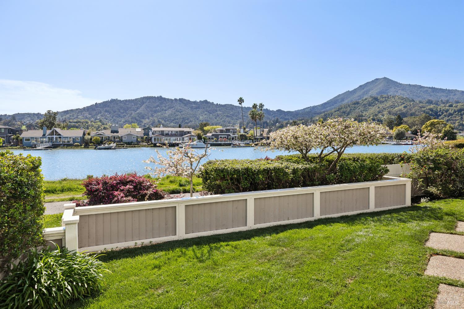 Detail Gallery Image 18 of 47 For 11 Gretchen Pl, Greenbrae,  CA 94904 - 4 Beds | 2/1 Baths