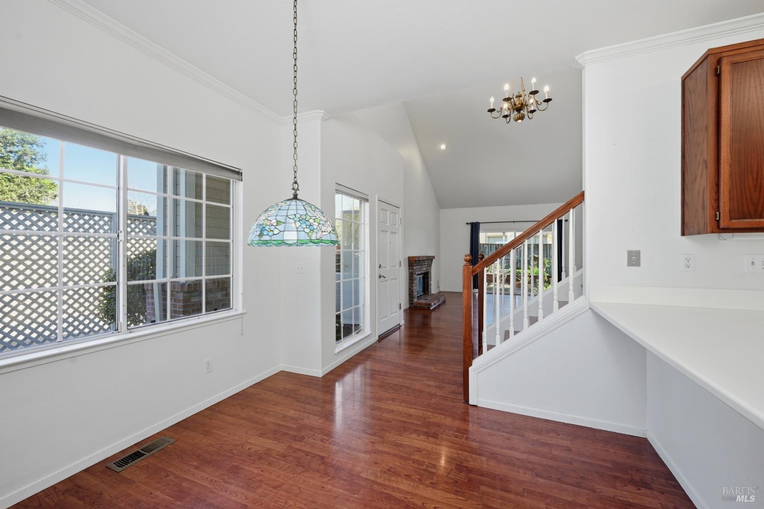 Detail Gallery Image 11 of 31 For 1005 Se Woodlake Dr, Santa Rosa,  CA 95405 - 3 Beds | 2/1 Baths