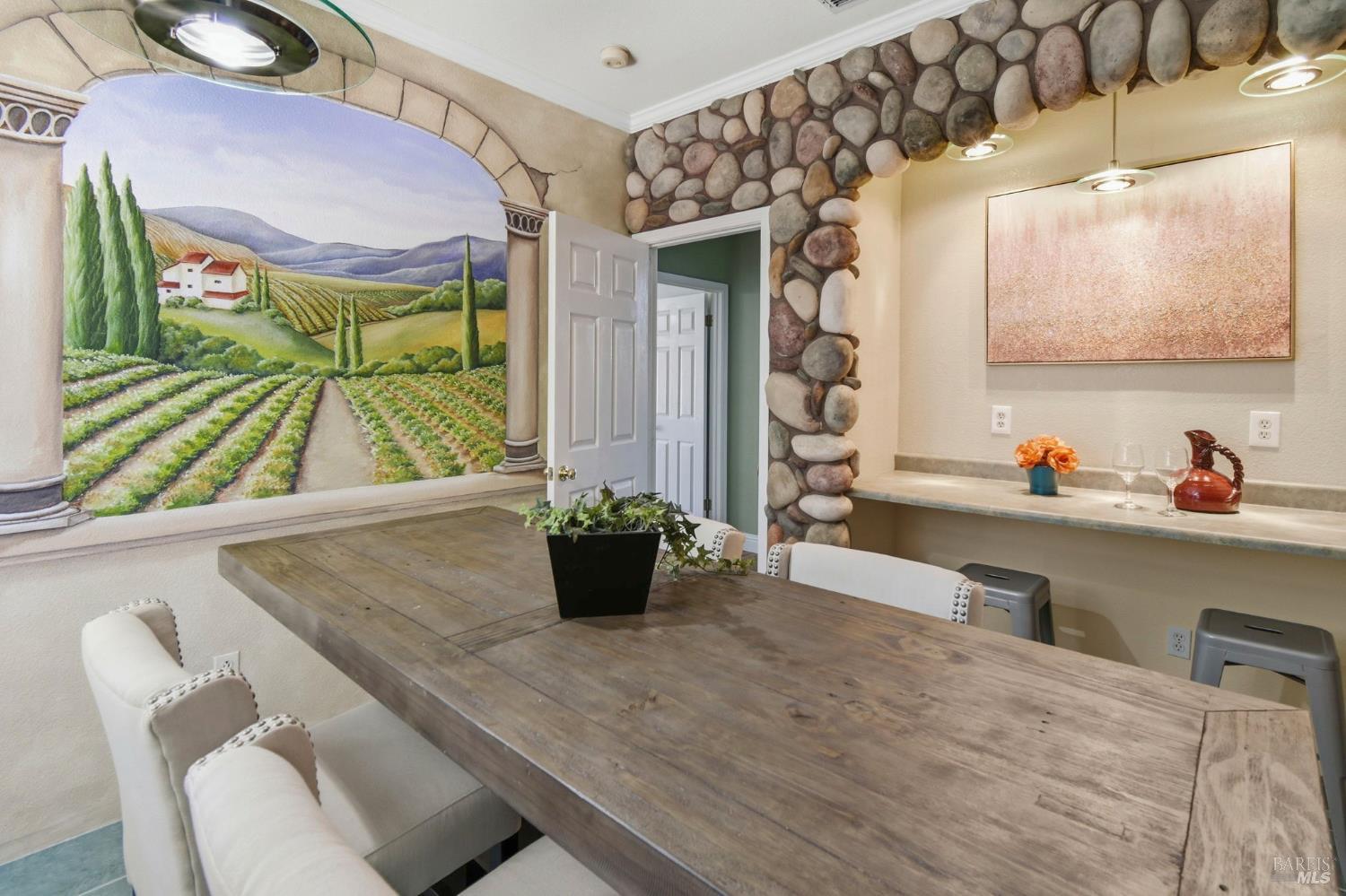 Detail Gallery Image 18 of 51 For 2707 Tuckaway Ct, Fairfield,  CA 94534 - 5 Beds | 3 Baths