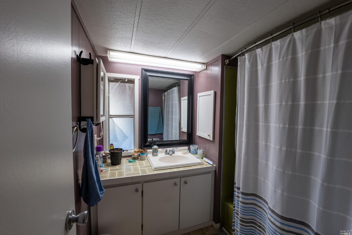 Detail Gallery Image 35 of 37 For 6750 Highway 20 Unkn, Ukiah,  CA 95482 - 4 Beds | 2 Baths