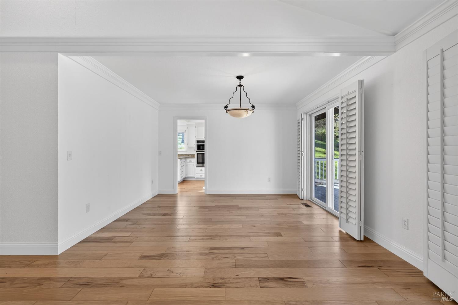 Detail Gallery Image 11 of 61 For 405 Crestridge Pl, Santa Rosa,  CA 95409 - 3 Beds | 2/1 Baths