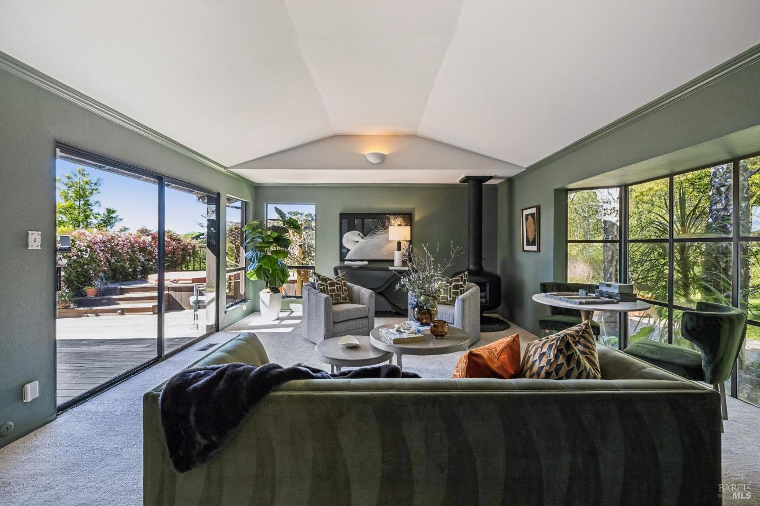 Detail Gallery Image 23 of 61 For 16 Malvino Ct, Tiburon,  CA 94920 - 4 Beds | 2/1 Baths