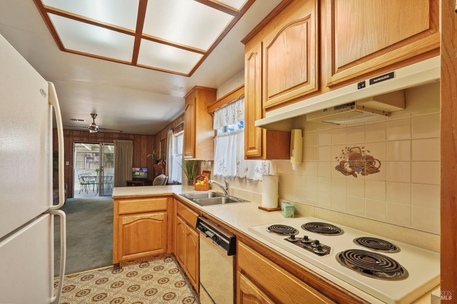 Detail Gallery Image 18 of 47 For 724 E Atlantic Ave, Fairfield,  CA 94533 - 4 Beds | 2 Baths