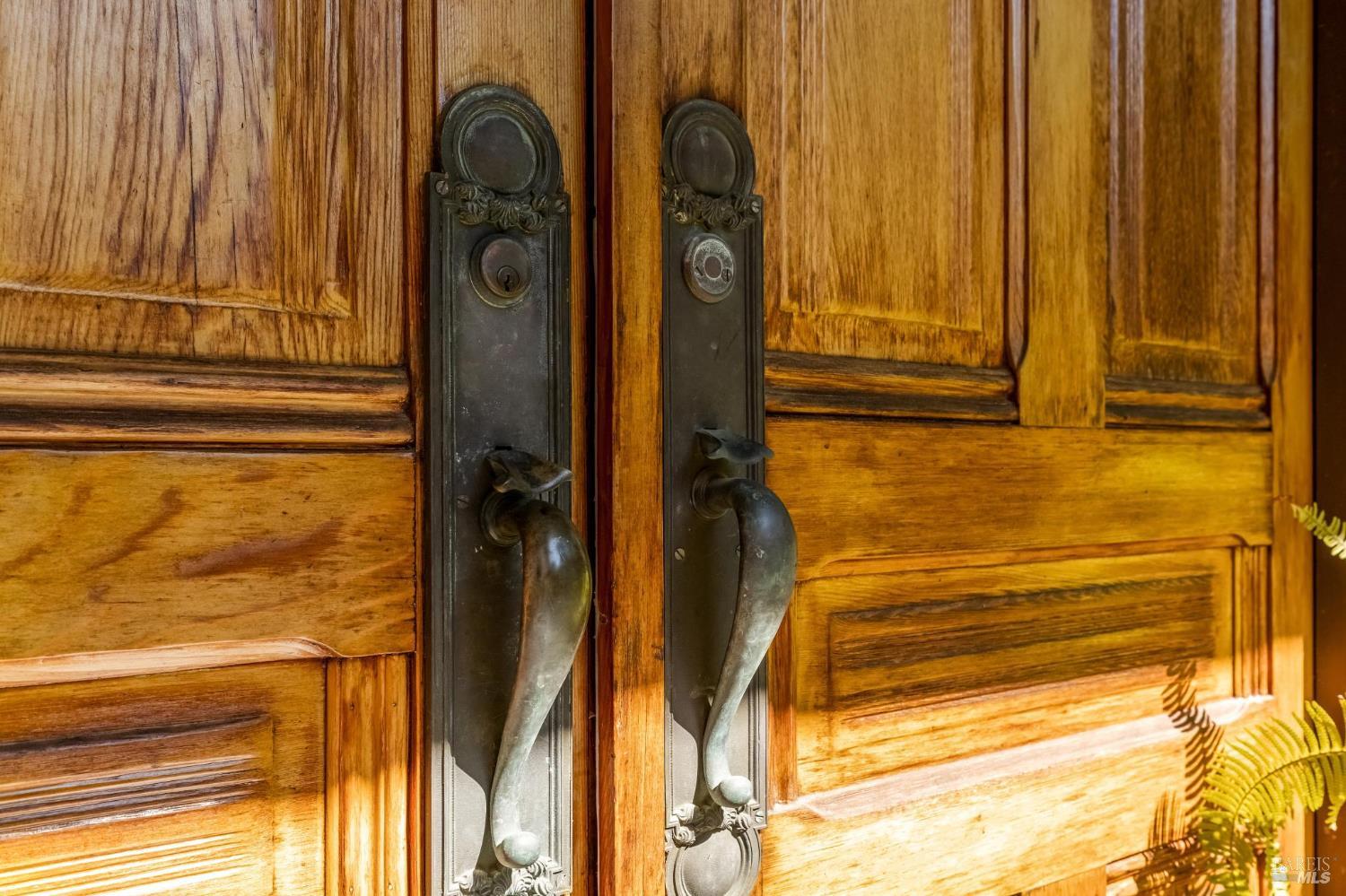 Detail Gallery Image 6 of 61 For 16 Malvino Ct, Tiburon,  CA 94920 - 4 Beds | 2/1 Baths