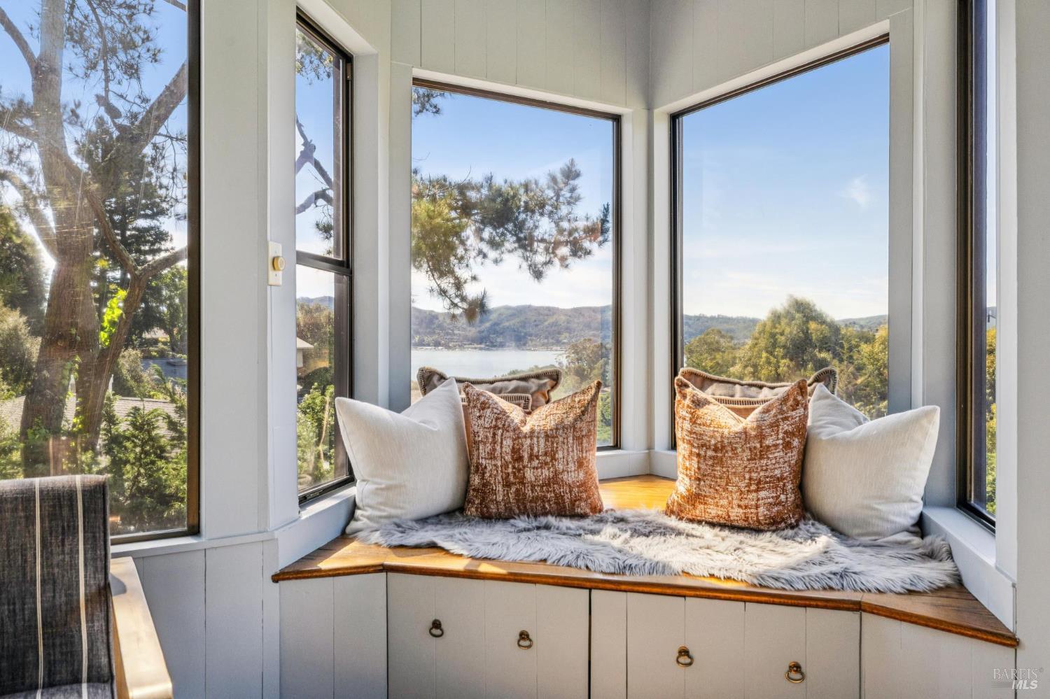 Detail Gallery Image 44 of 61 For 16 Malvino Ct, Tiburon,  CA 94920 - 4 Beds | 2/1 Baths