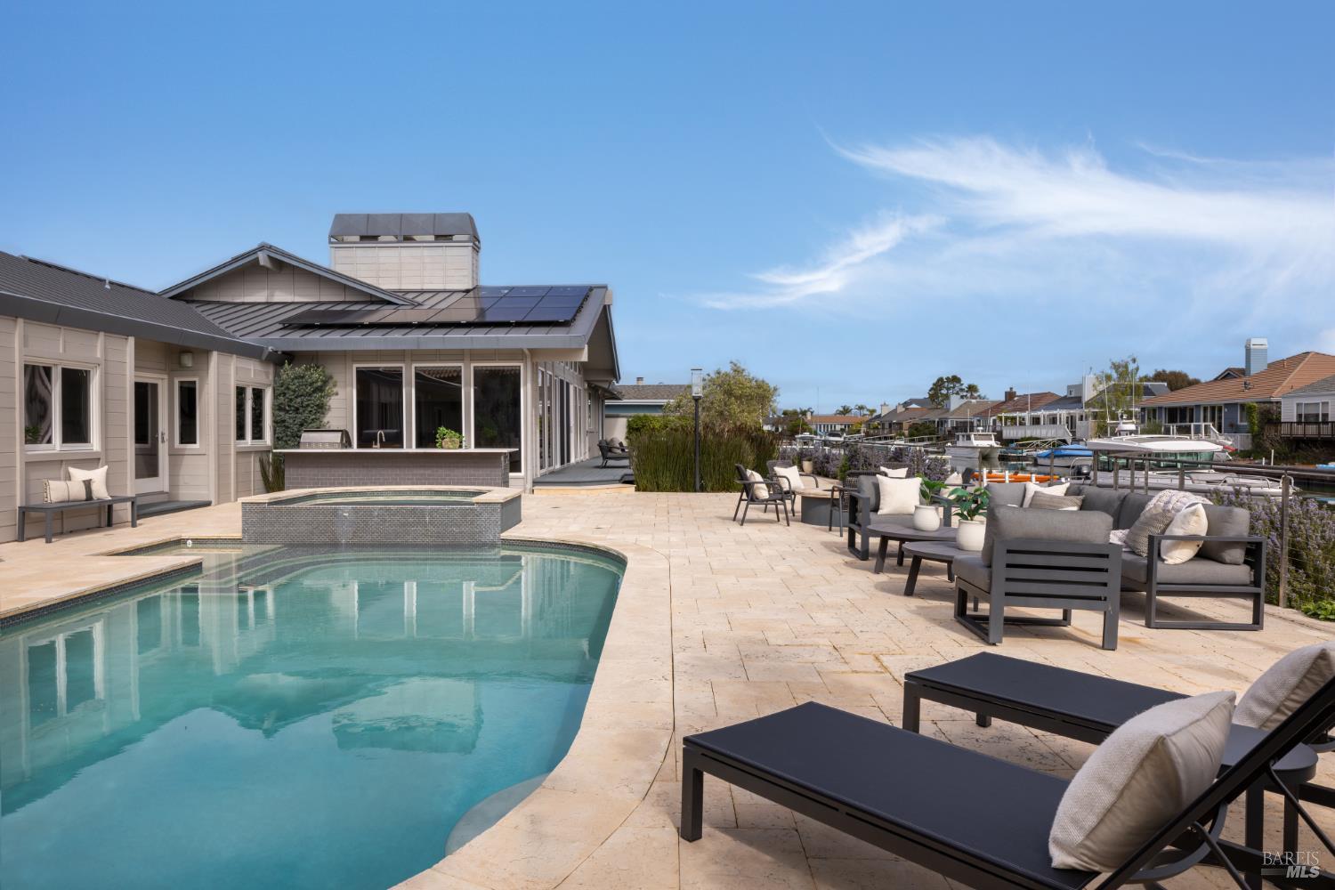 Detail Gallery Image 22 of 53 For 114 Jamaica St, Tiburon,  CA 94920 - 4 Beds | 4/1 Baths