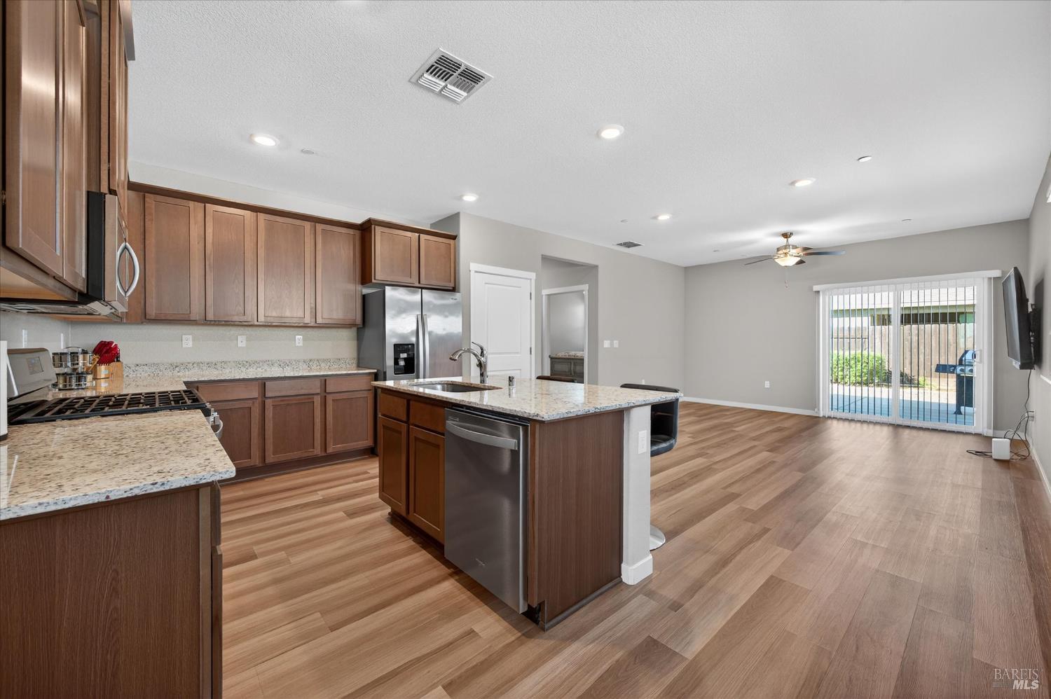 Detail Gallery Image 9 of 27 For 2283 Revival Ln, Rio Vista,  CA 94571 - 2 Beds | 2/1 Baths