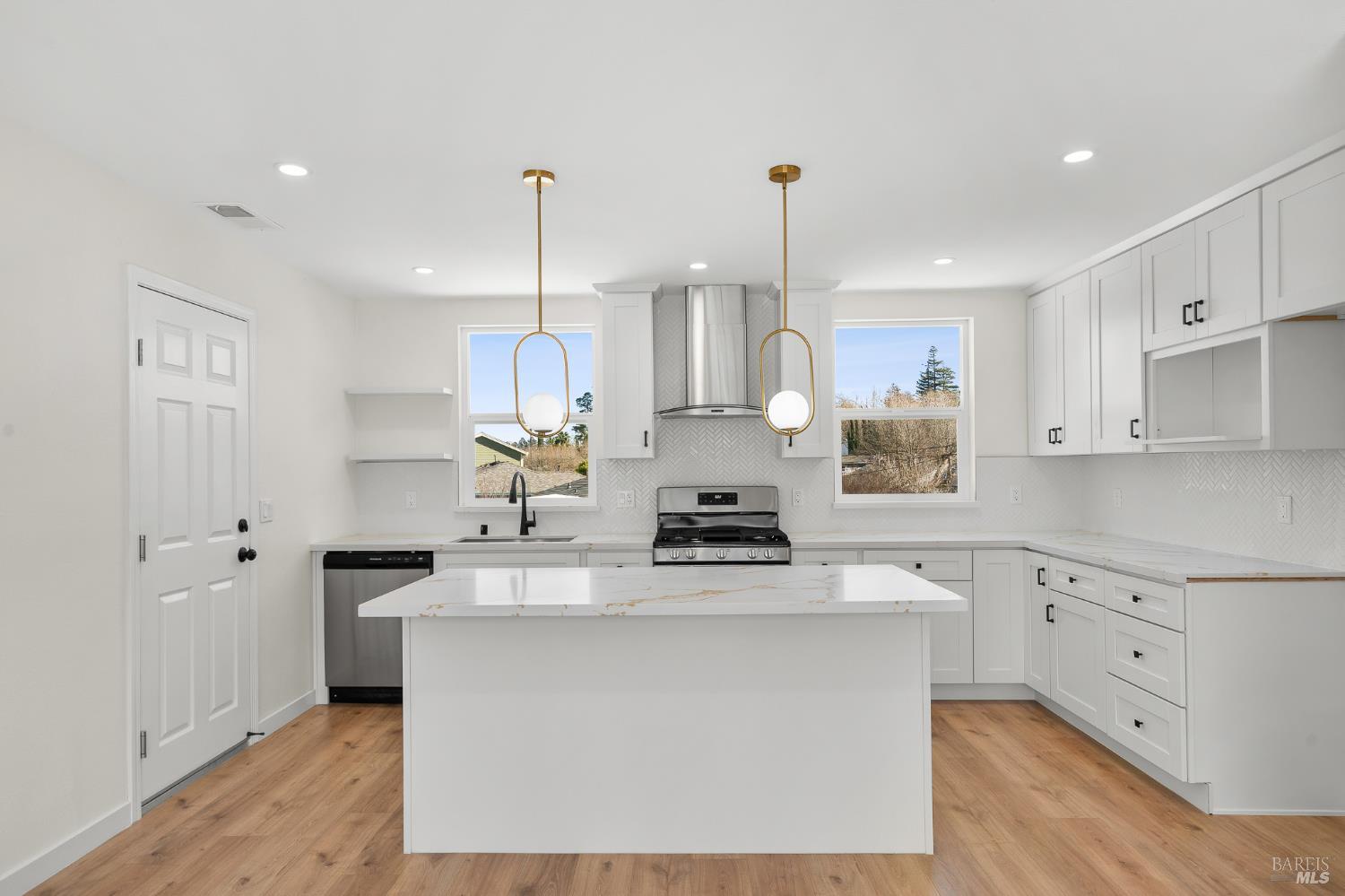 Detail Gallery Image 8 of 36 For 8 Corte Dorado Ct, Benicia,  CA 94510 - 2 Beds | 1 Baths