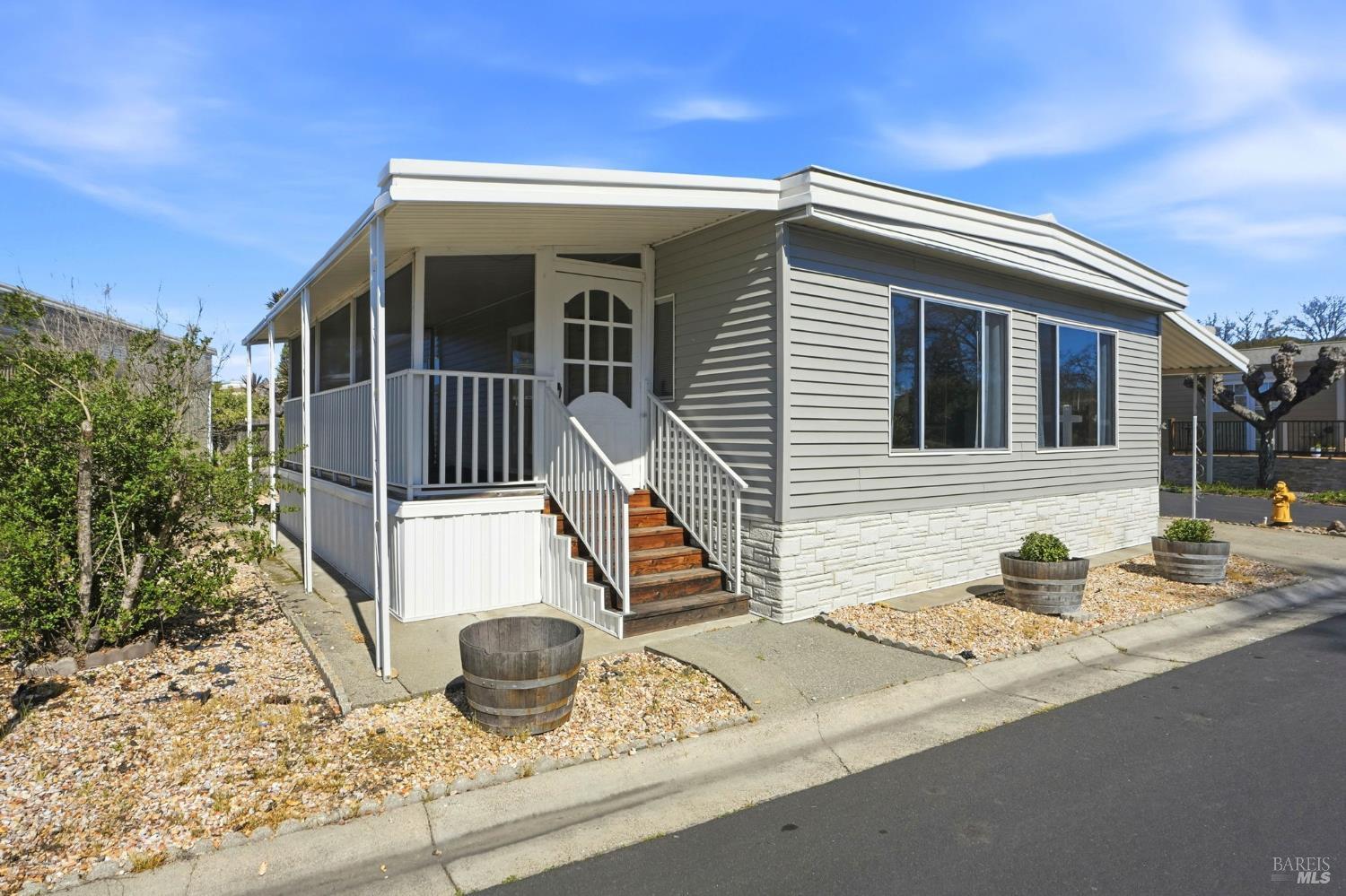 Detail Gallery Image 3 of 35 For 59 Colonial Park Dr, Santa Rosa,  CA 95403 - 2 Beds | 2 Baths