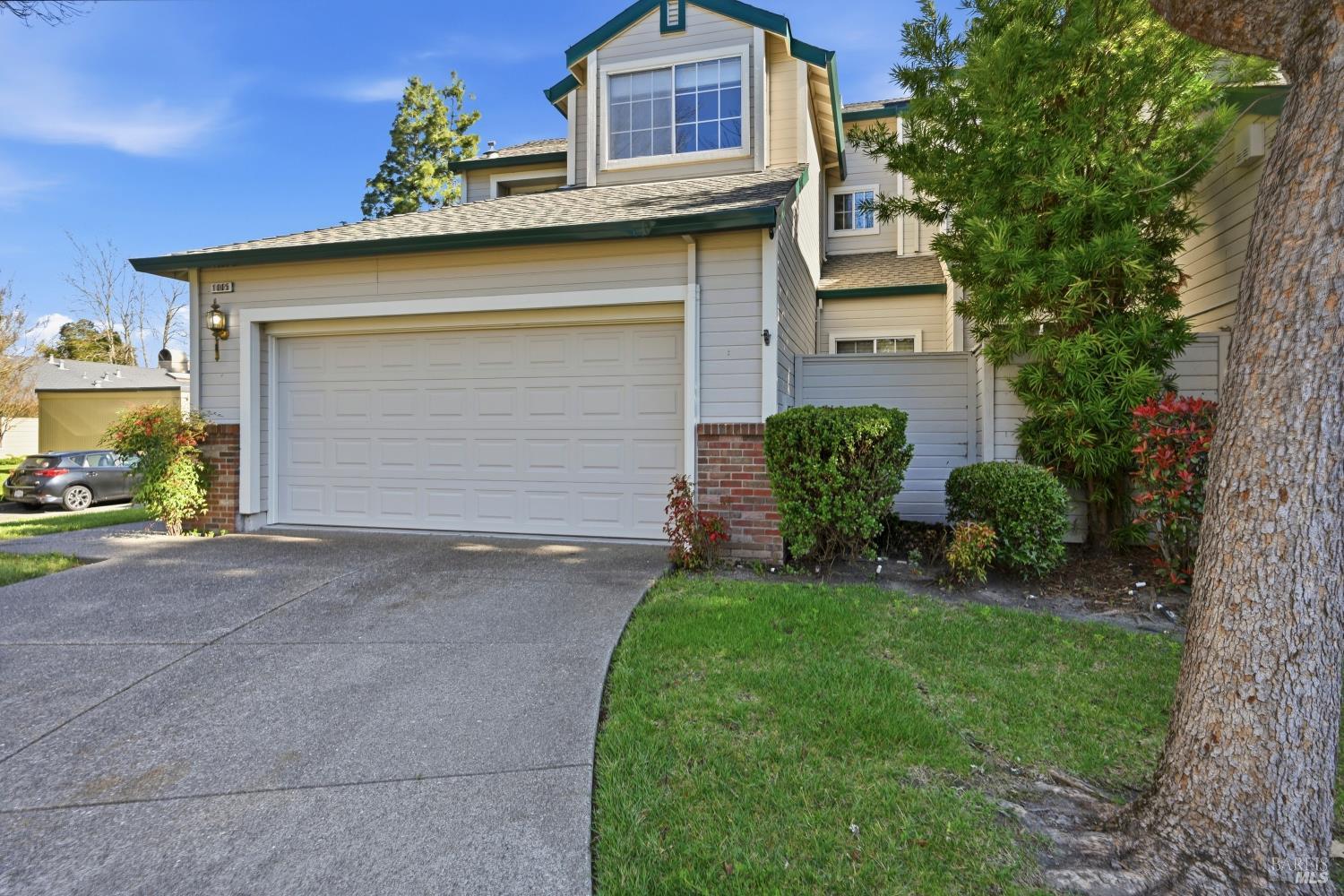 Detail Gallery Image 4 of 31 For 1005 Se Woodlake Dr, Santa Rosa,  CA 95405 - 3 Beds | 2/1 Baths