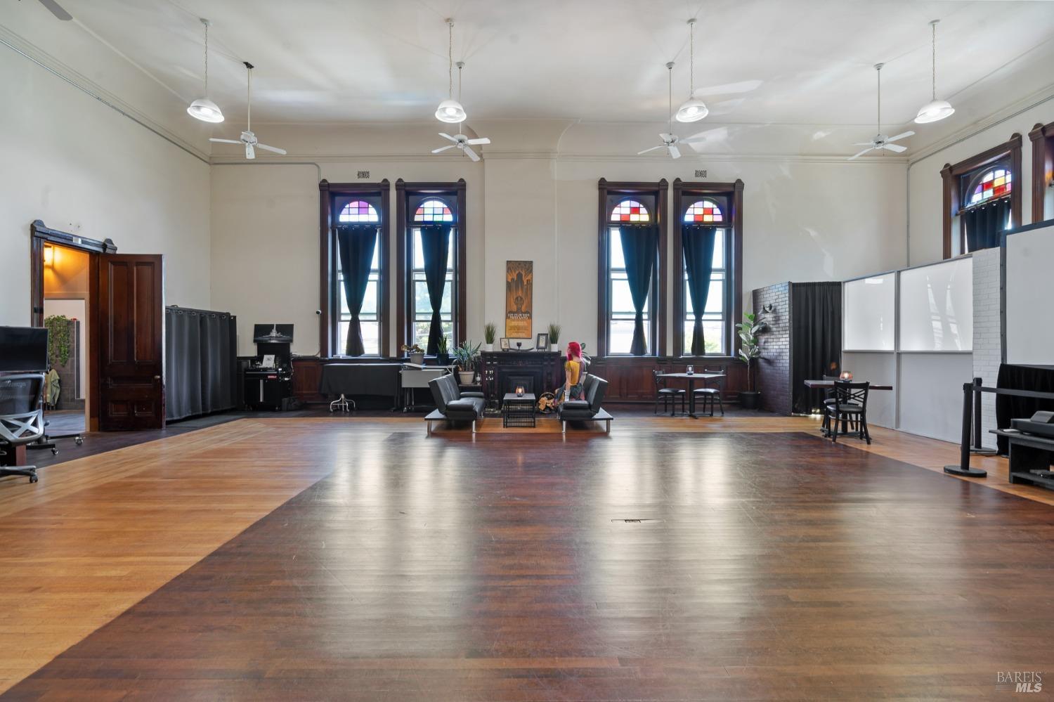 Detail Gallery Image 2 of 73 For 106 W J St, Benicia,  CA 94510 - – Beds | – Baths