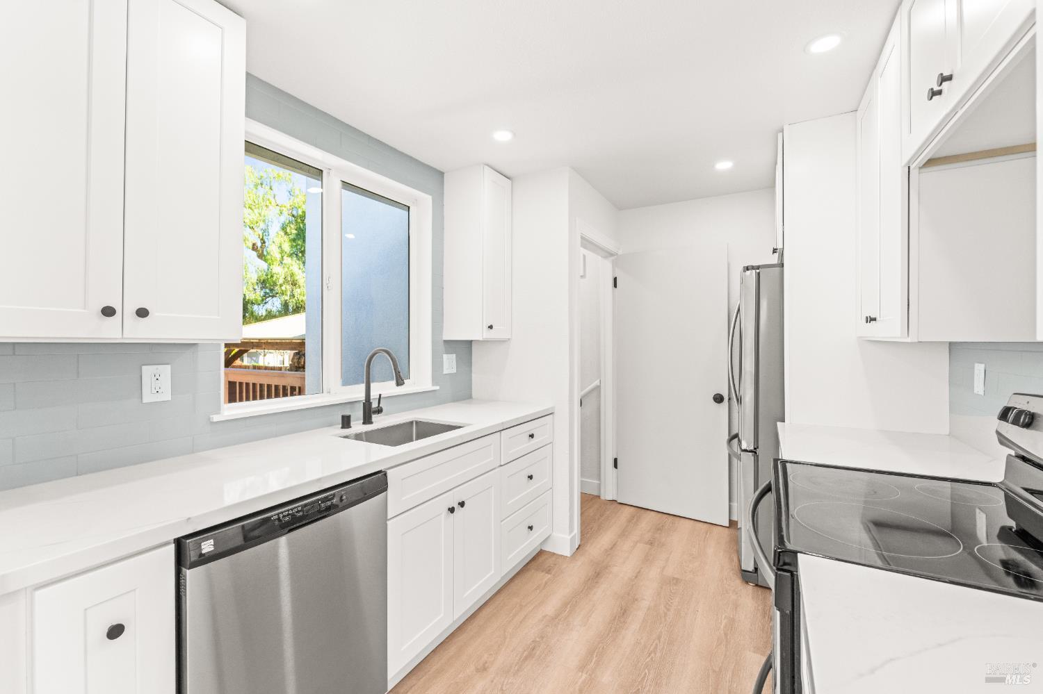 Detail Gallery Image 13 of 42 For 208 Del Mar Ave, Vallejo,  CA 94589 - 3 Beds | 2 Baths