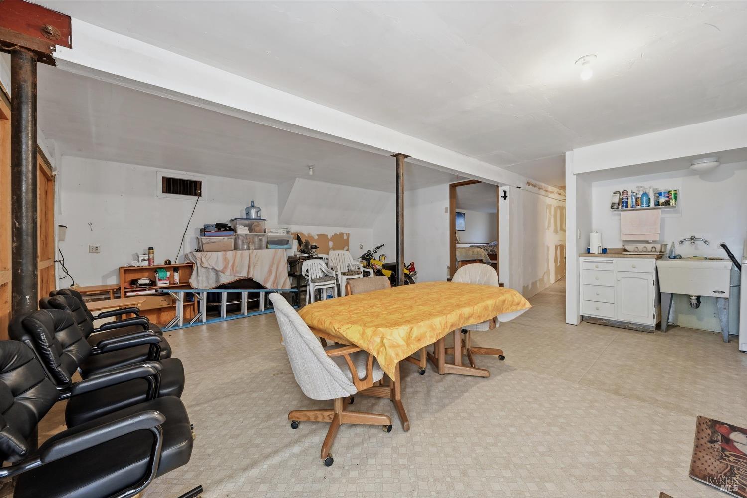 Detail Gallery Image 23 of 35 For 16625 Pinecrest Ct, Hidden Valley Lake,  CA 95467 - 2 Beds | 3 Baths